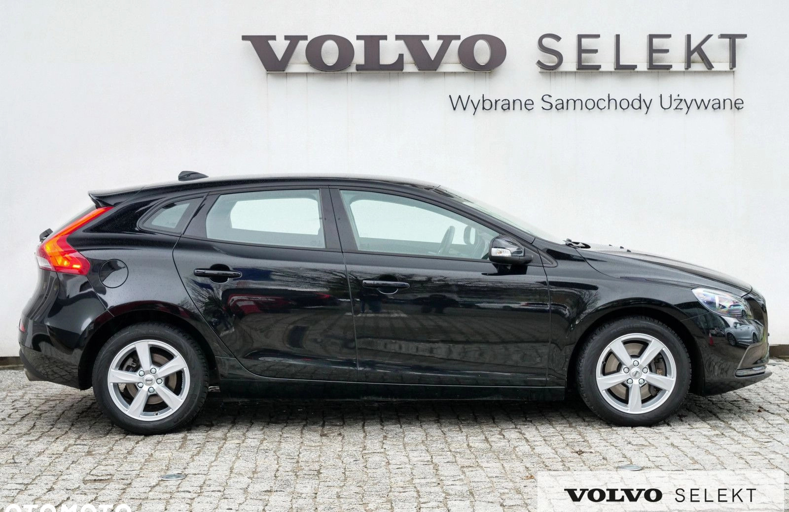 Volvo V40 cena 79900 przebieg: 63687, rok produkcji 2019 z Dukla małe 631